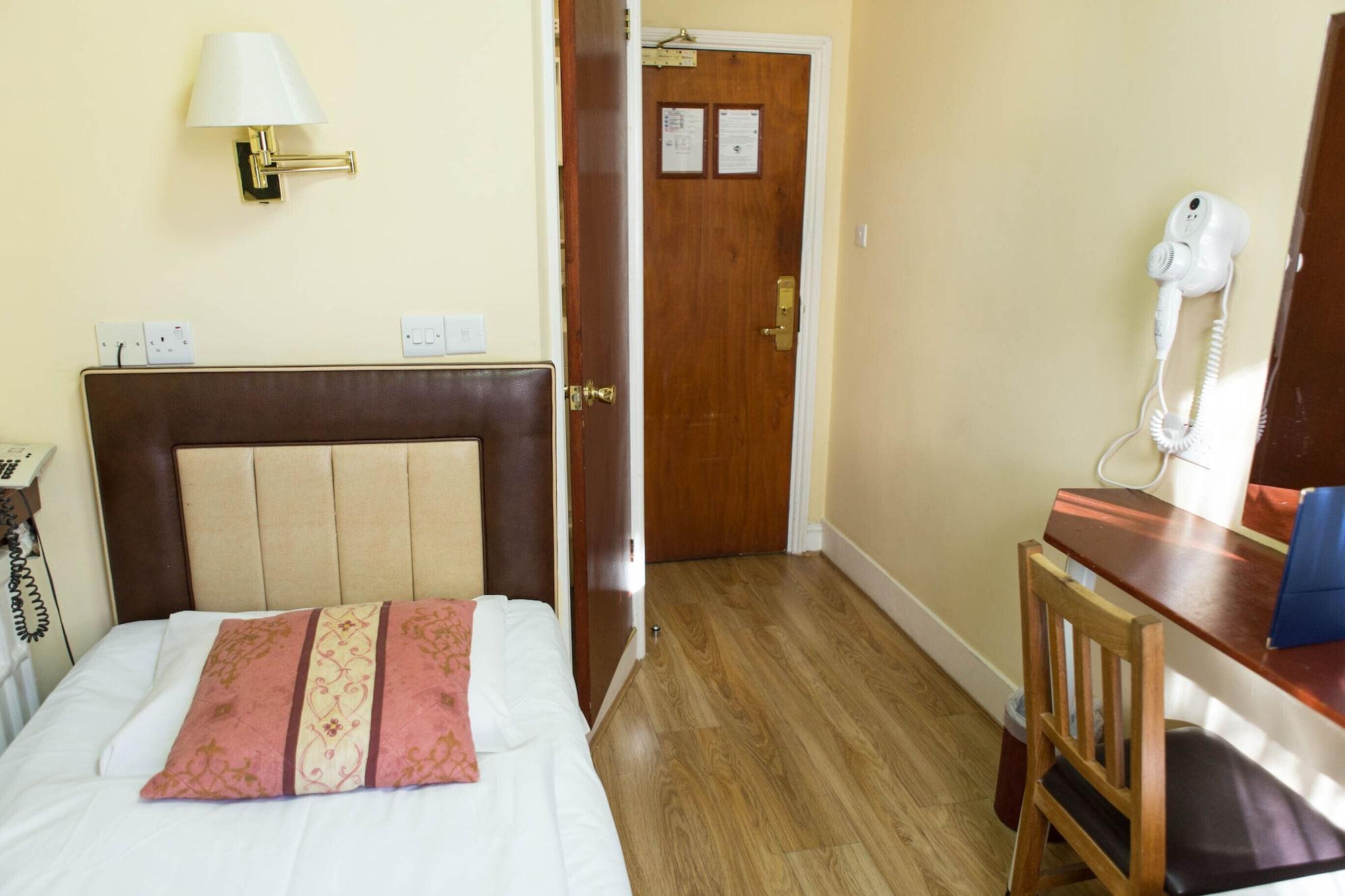 Dolphin Hotel Лондон Екстер'єр фото