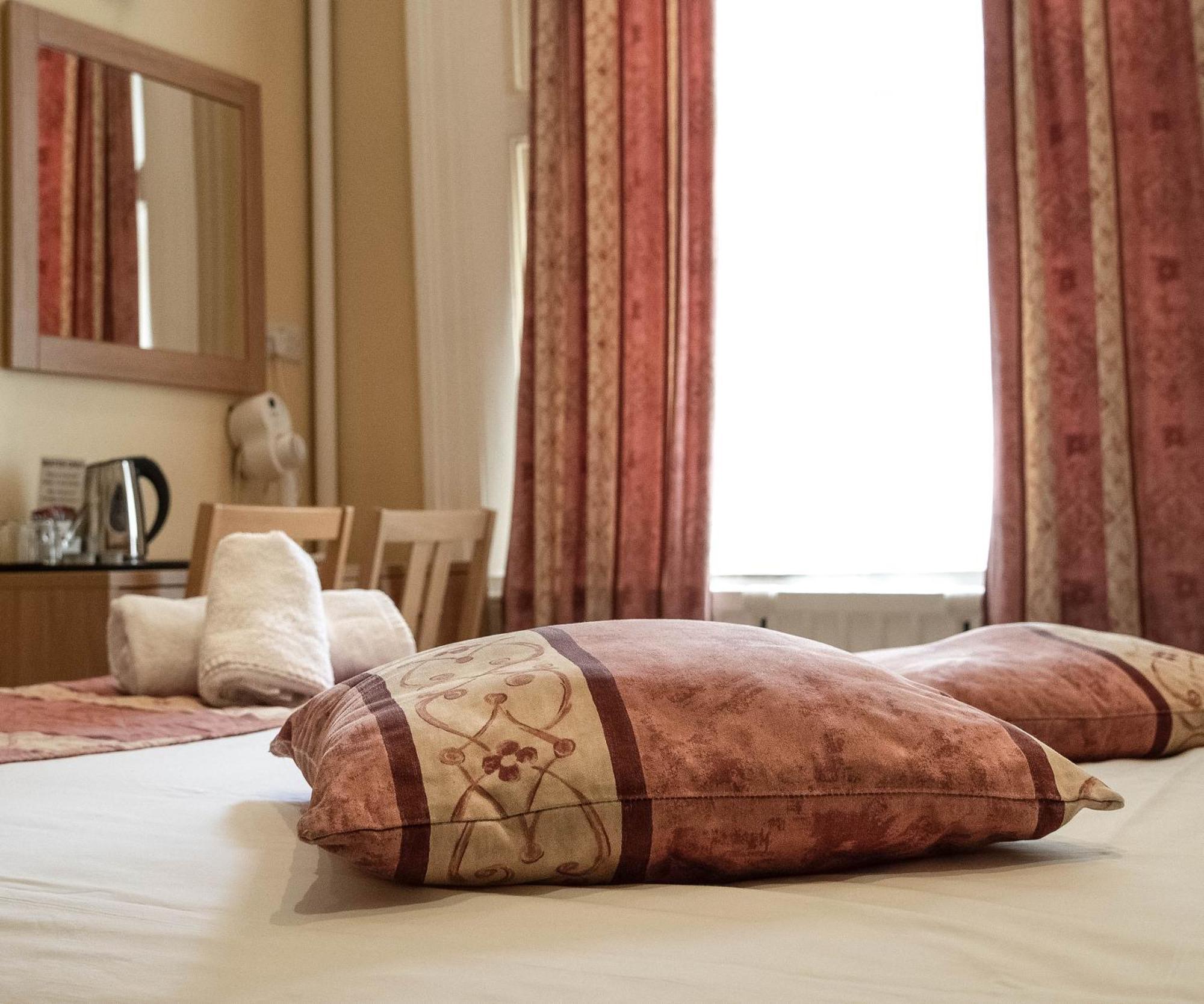 Dolphin Hotel Лондон Екстер'єр фото