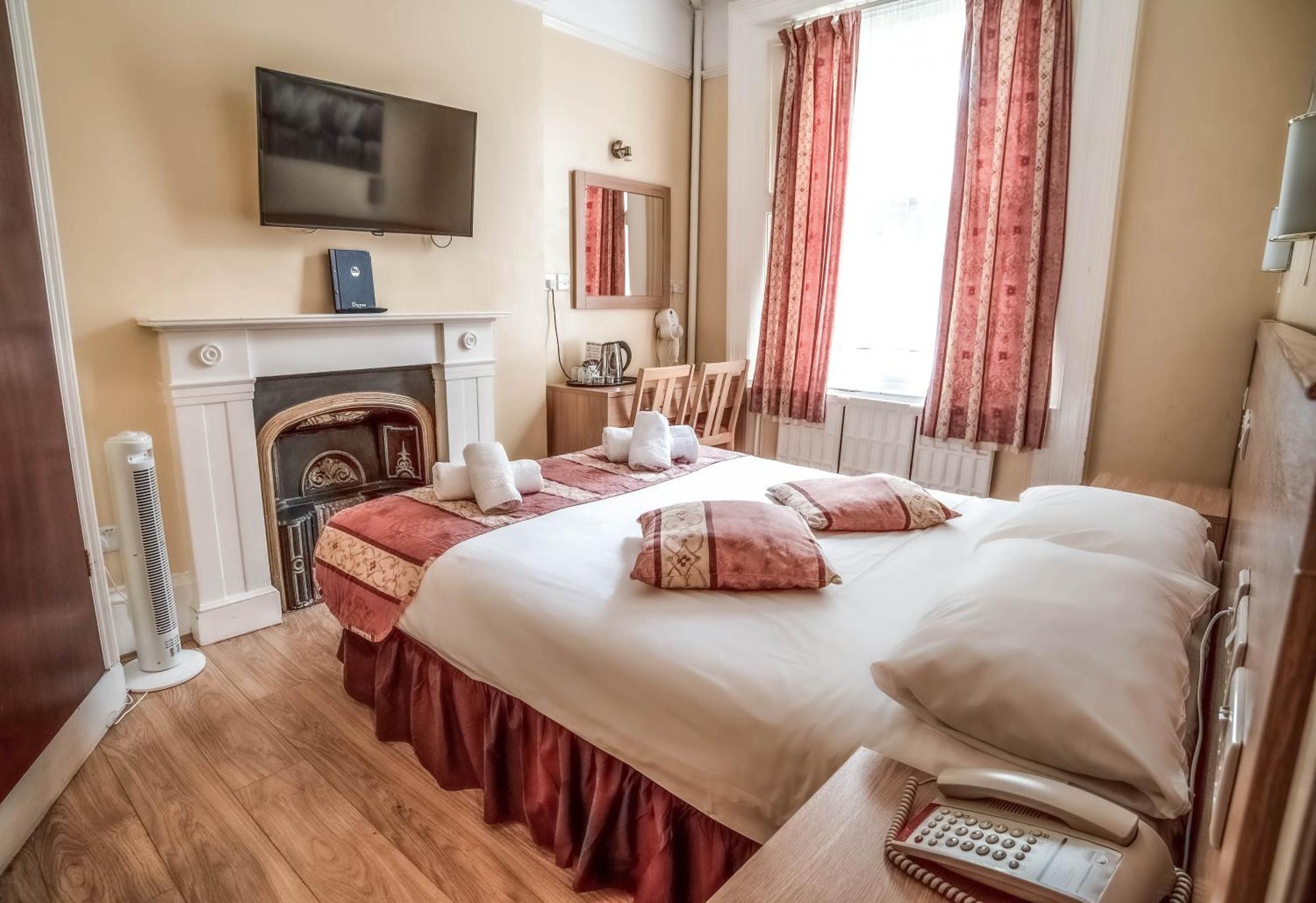 Dolphin Hotel Лондон Екстер'єр фото