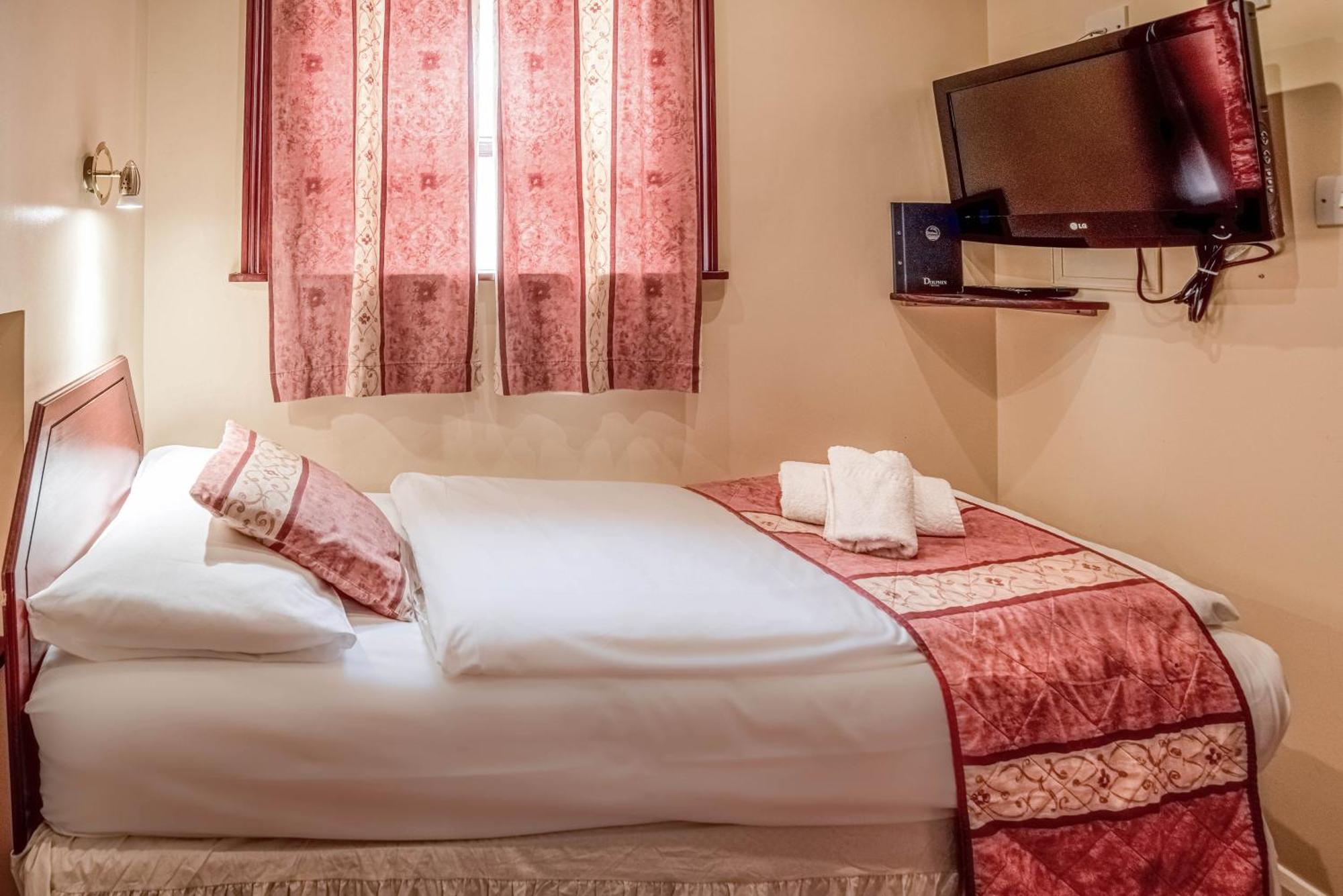 Dolphin Hotel Лондон Екстер'єр фото