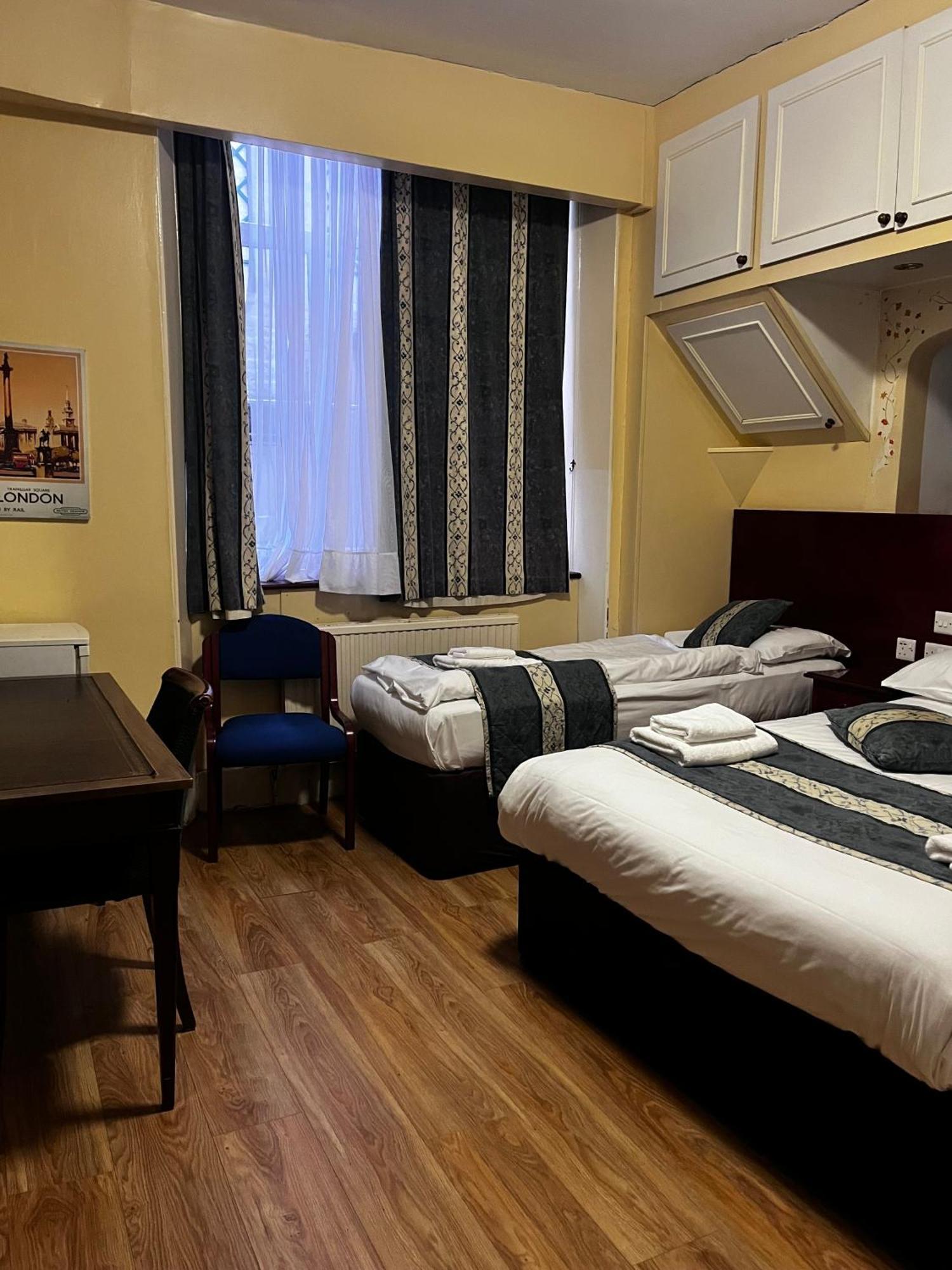 Dolphin Hotel Лондон Екстер'єр фото